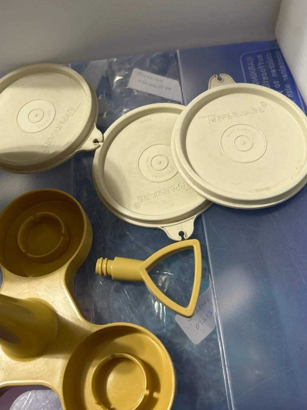 Tupperware Three-Cup Condiment Caddy in Cream and Yellow